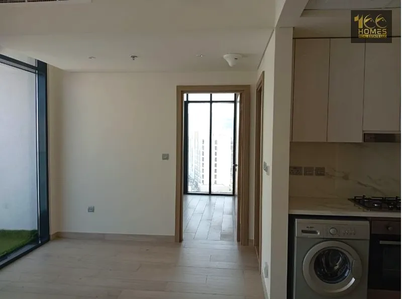 e8ad7de64a9c446ca366d0f7fb194572-