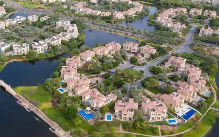 Jumeirah Islands villas in 2026 offer gated living, strong rental demand, and stable ROI. See prices, yields, and investment insights